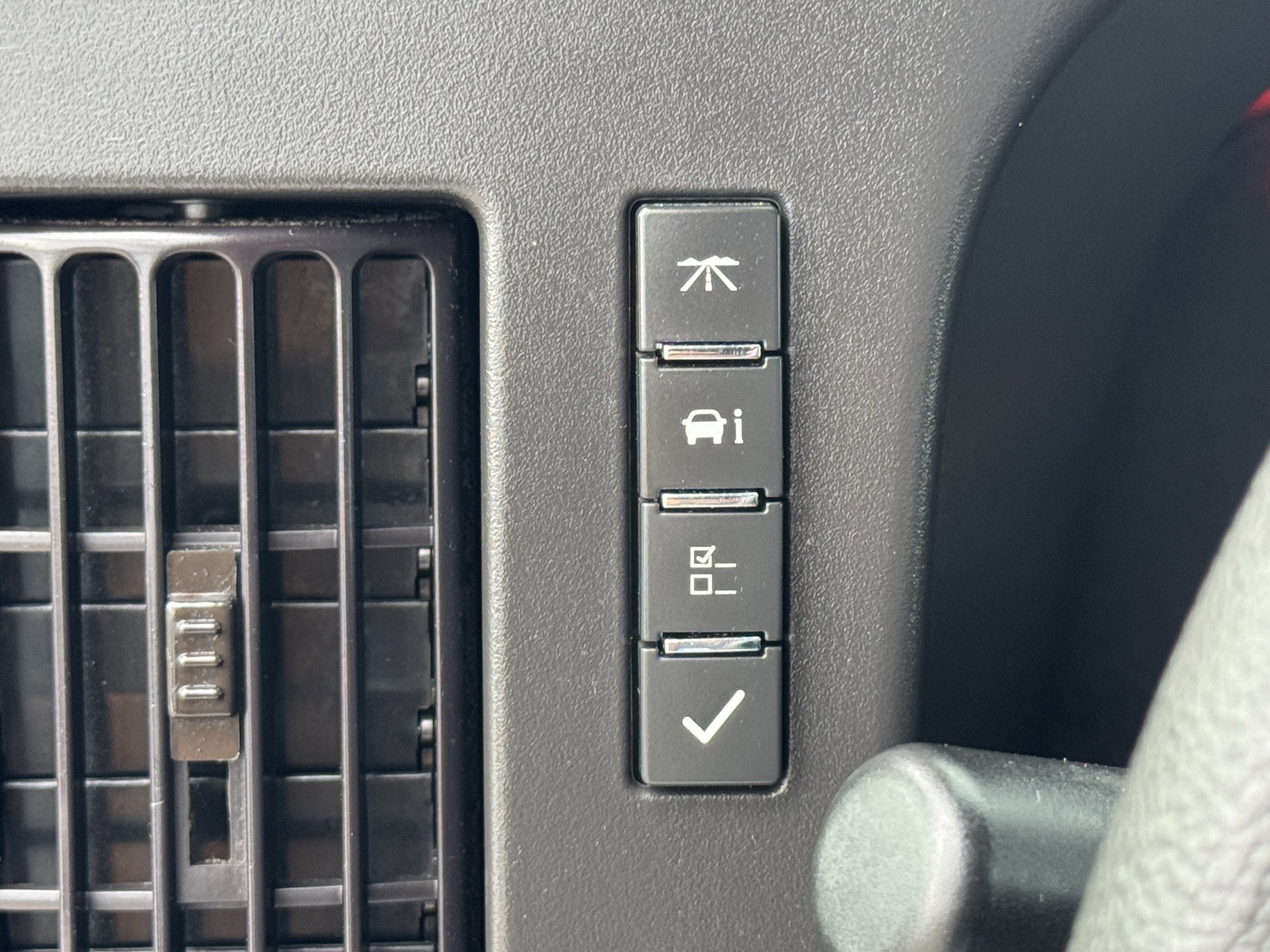 Used 2024 Chevrolet Express 2500 w/ Driver Convenience Package RWD image 24