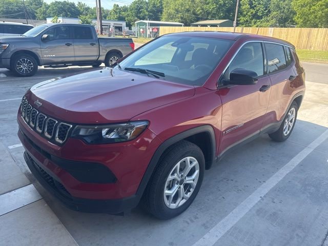 Used 2025 Jeep Compass Sport AWD/4WD image 2
