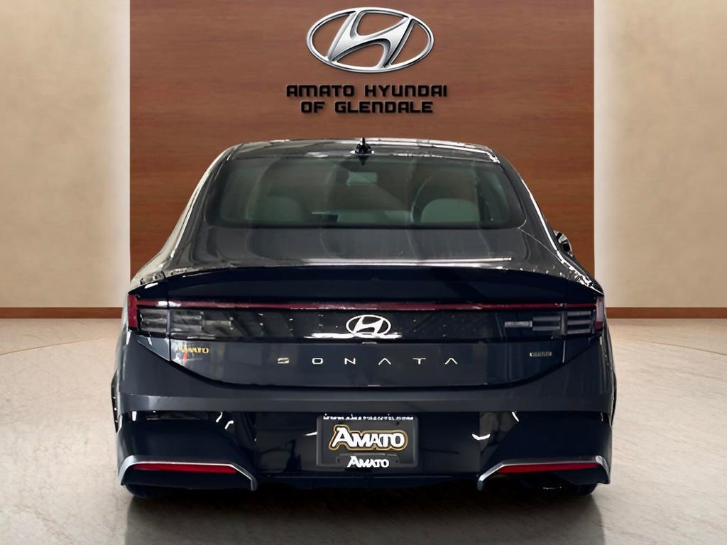 Certified 2025 Hyundai Sonata SEL AWD/4WD image 5
