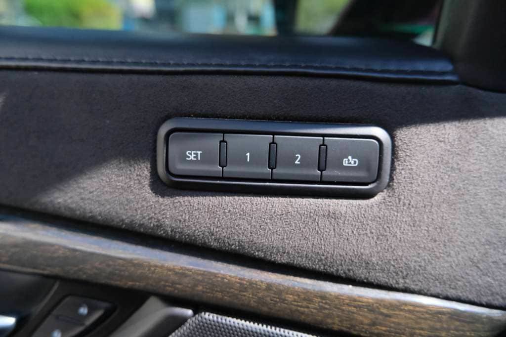Used 2019 Cadillac Escalade ESV Platinum AWD/4WD image 21