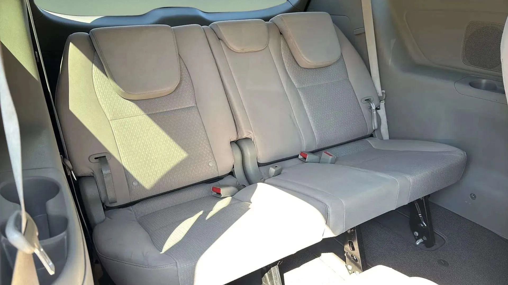 Used 2017 Kia Sedona LX image 19