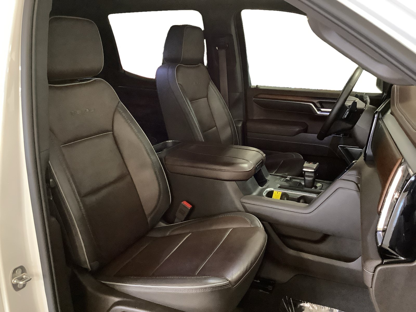 Used 2024 GMC Sierra 1500 Denali w/ Denali Reserve Package AWD/4WD image 23