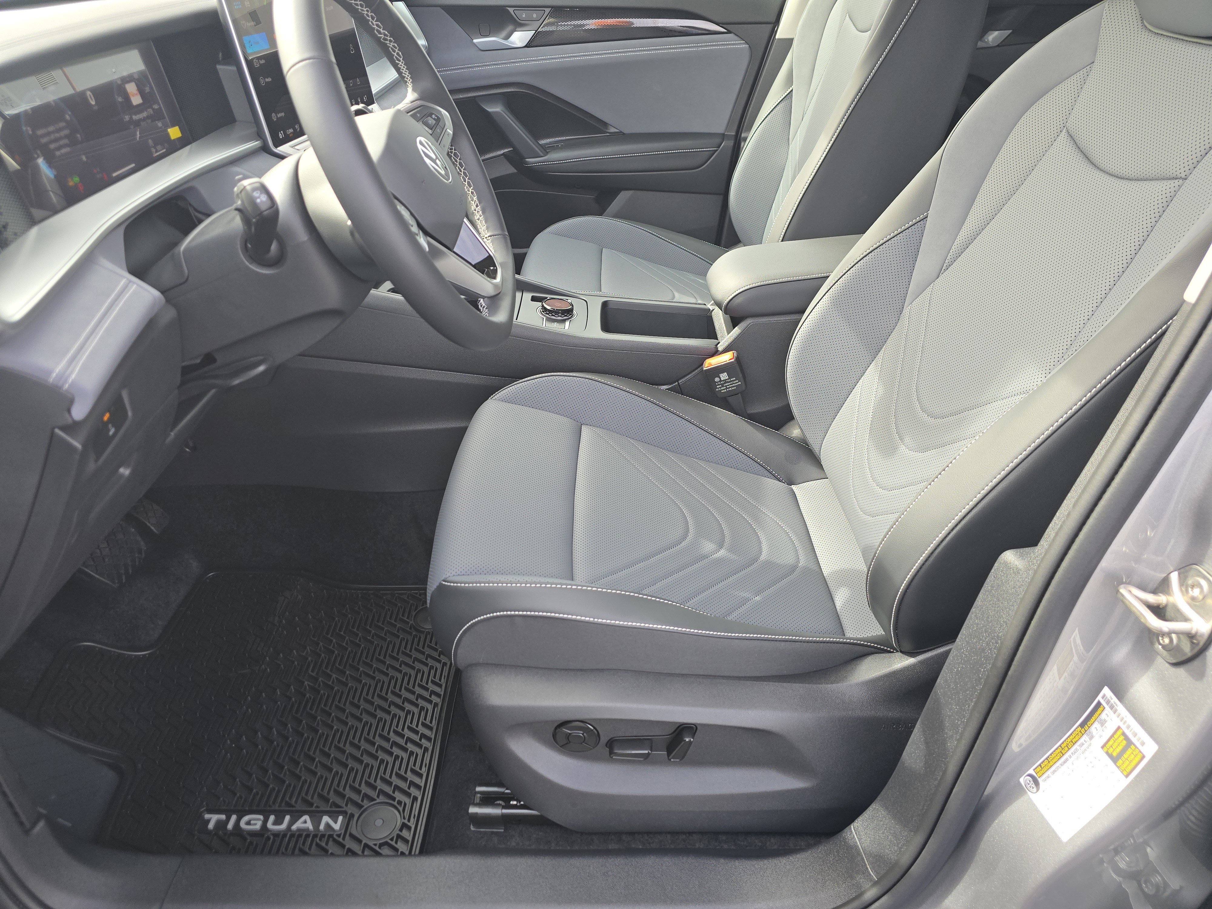 New 2026 Volkswagen Tiguan SE image 17