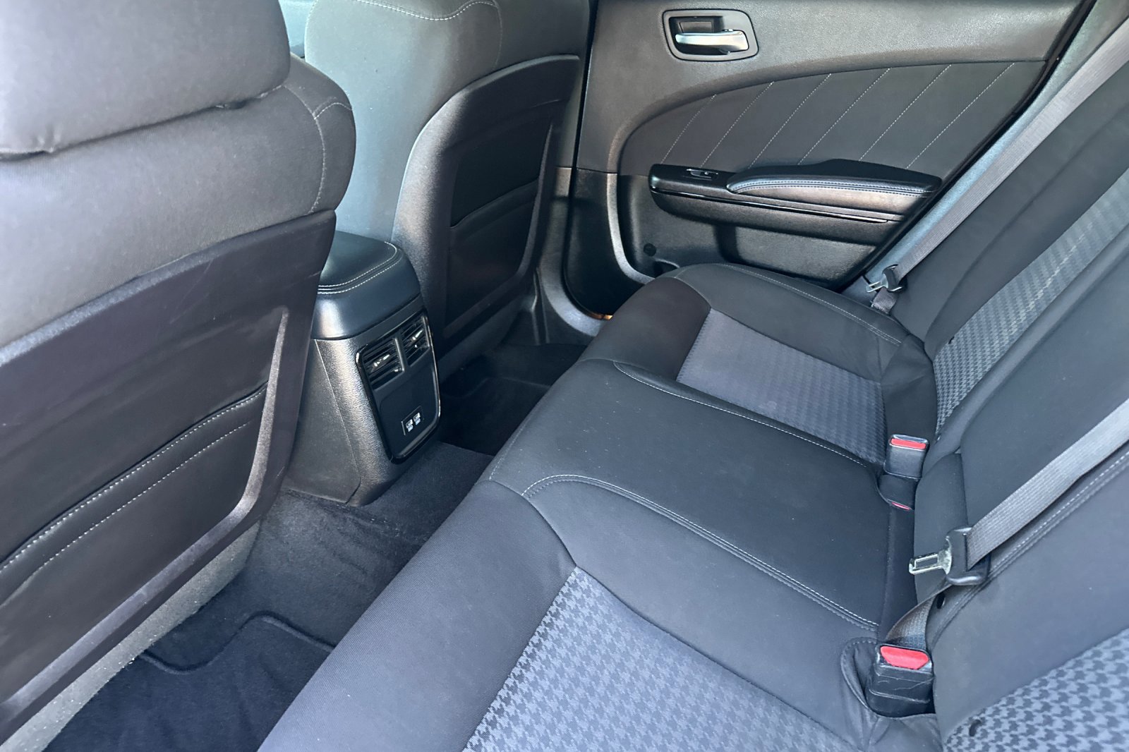 Used 2022 Dodge Charger R/T w/ Blacktop Package image 13