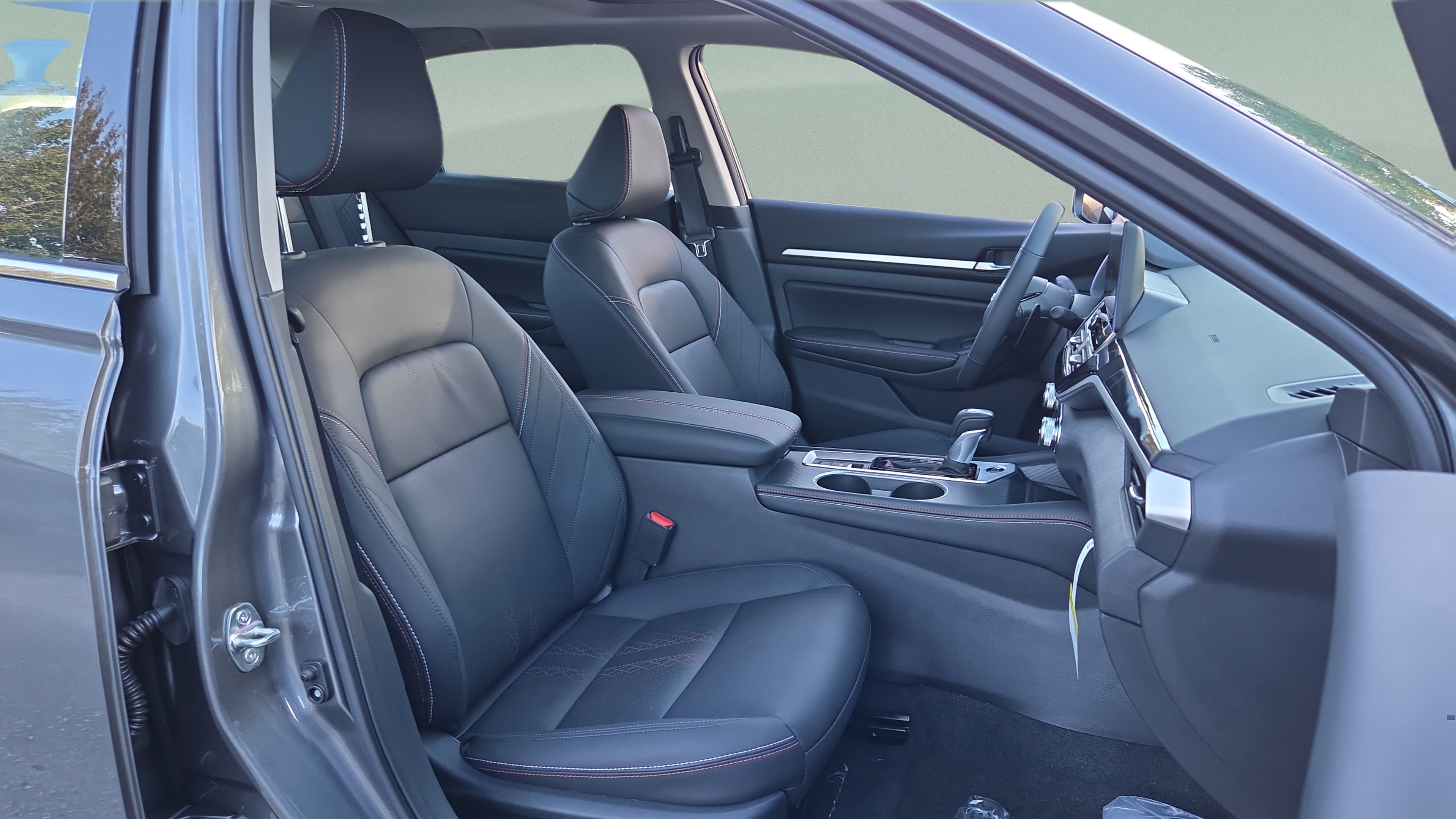New 2026 Nissan Altima 2.5 SR w/ SR Premium Package FWD image 15