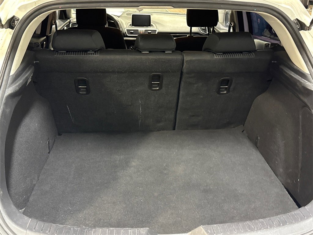 Used 2016 MAZDA MAZDA3 i Sport w/ Preferred Equipment Package image 11