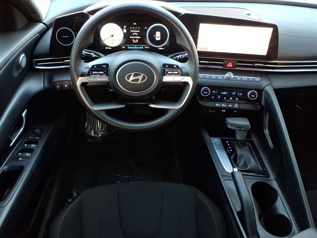 Certified 2024 Hyundai Elantra SEL image 16