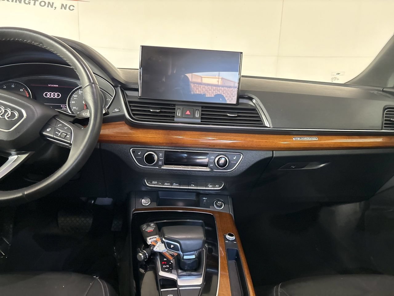 Used 2023 Audi Q5 2.0T Premium w/ Convenience Package AWD/4WD image 18