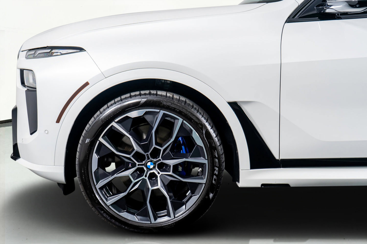 Used 2025 BMW X7 M60i image 20