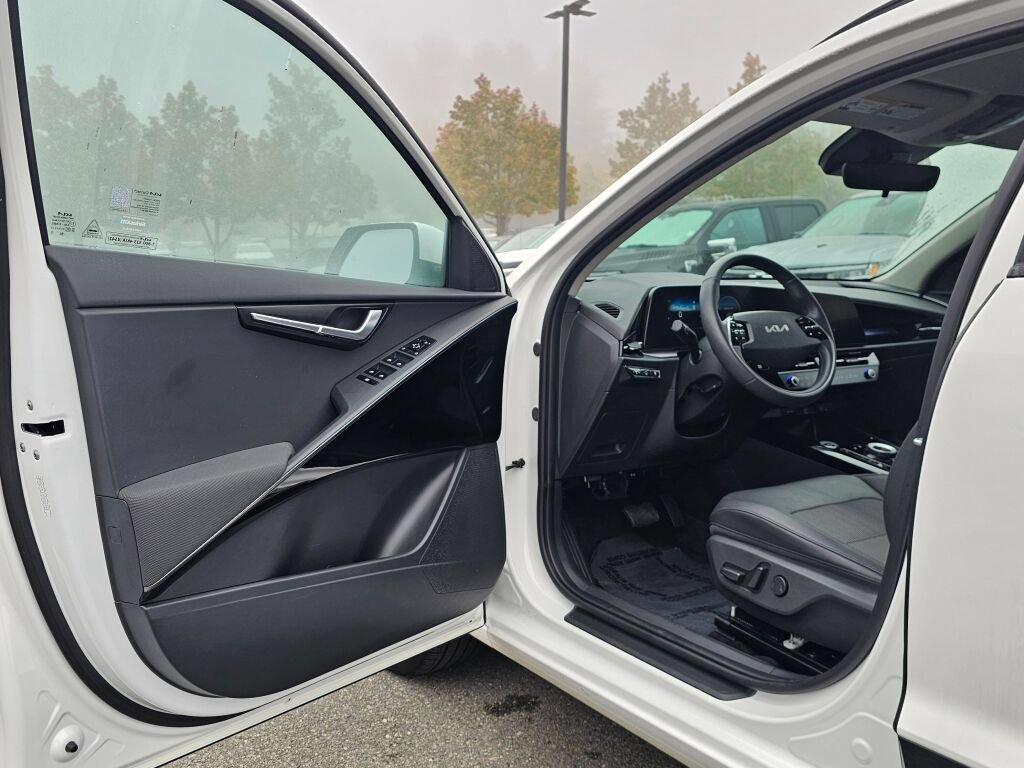 Certified 2023 Kia Niro Wind w/ Wind Preserve Package FWD image 23