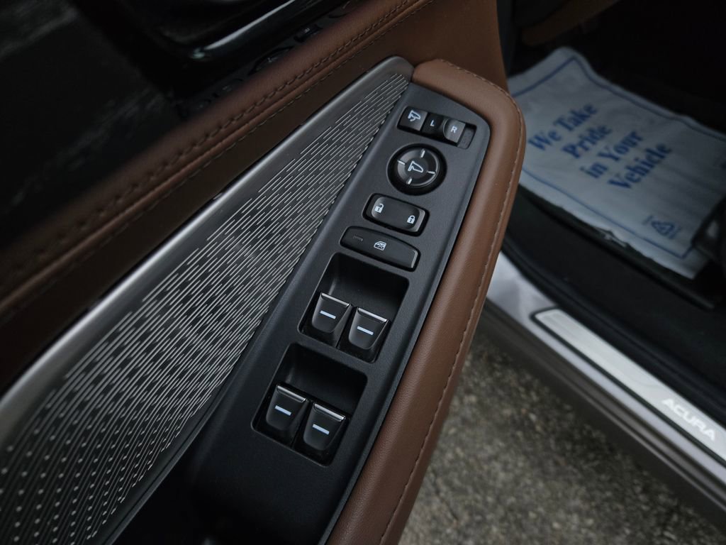 Used 2023 Acura MDX SH-AWD w/ Advance Package image 12