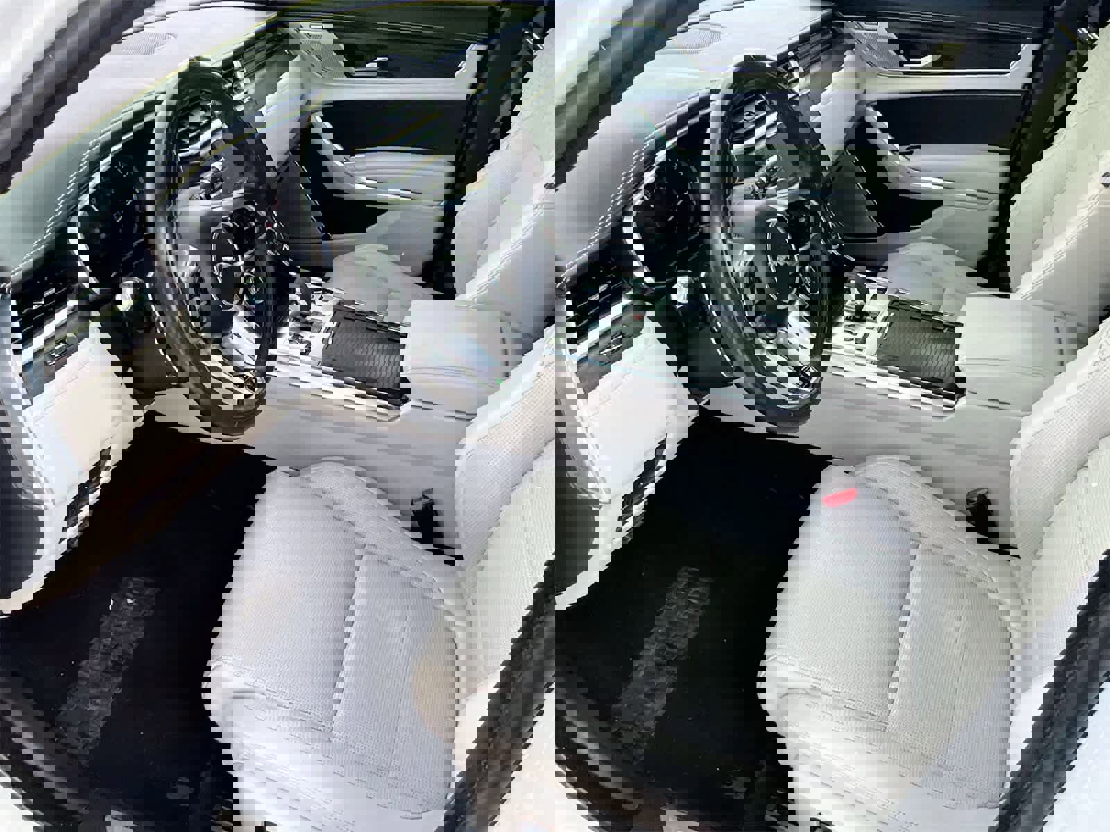 Used 2022 Jaguar XF R-Dynamic SE image 10