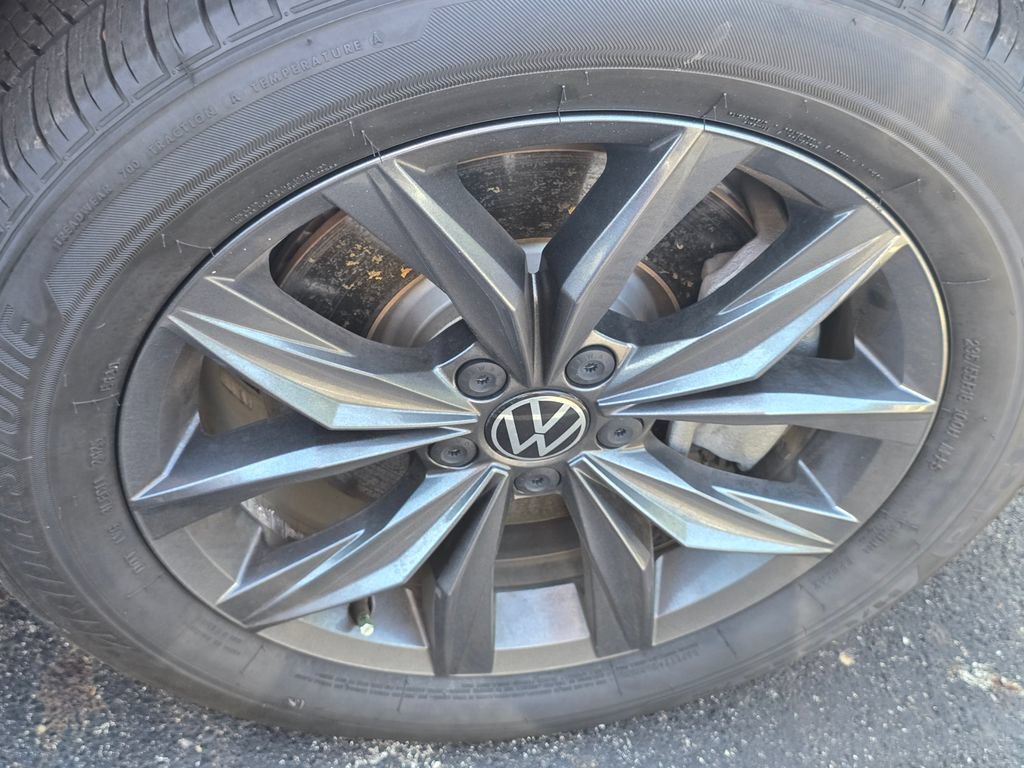 Used 2023 Volkswagen Tiguan SE FWD image 18