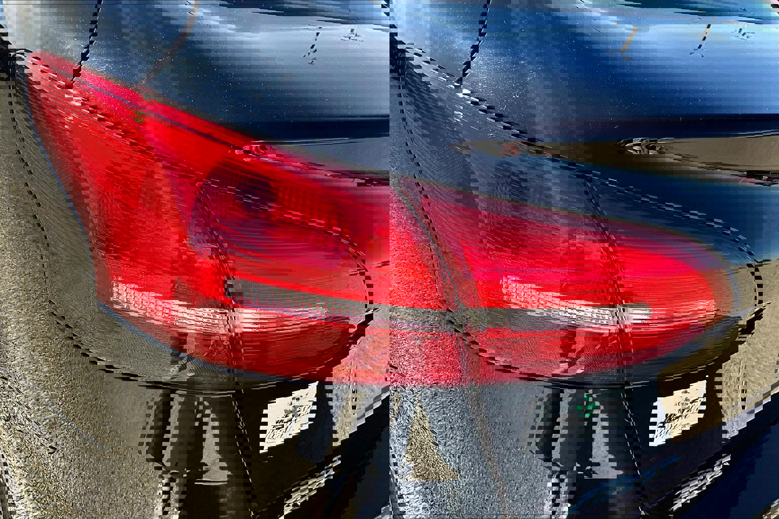 Used 2018 Ford Focus SEL image 28