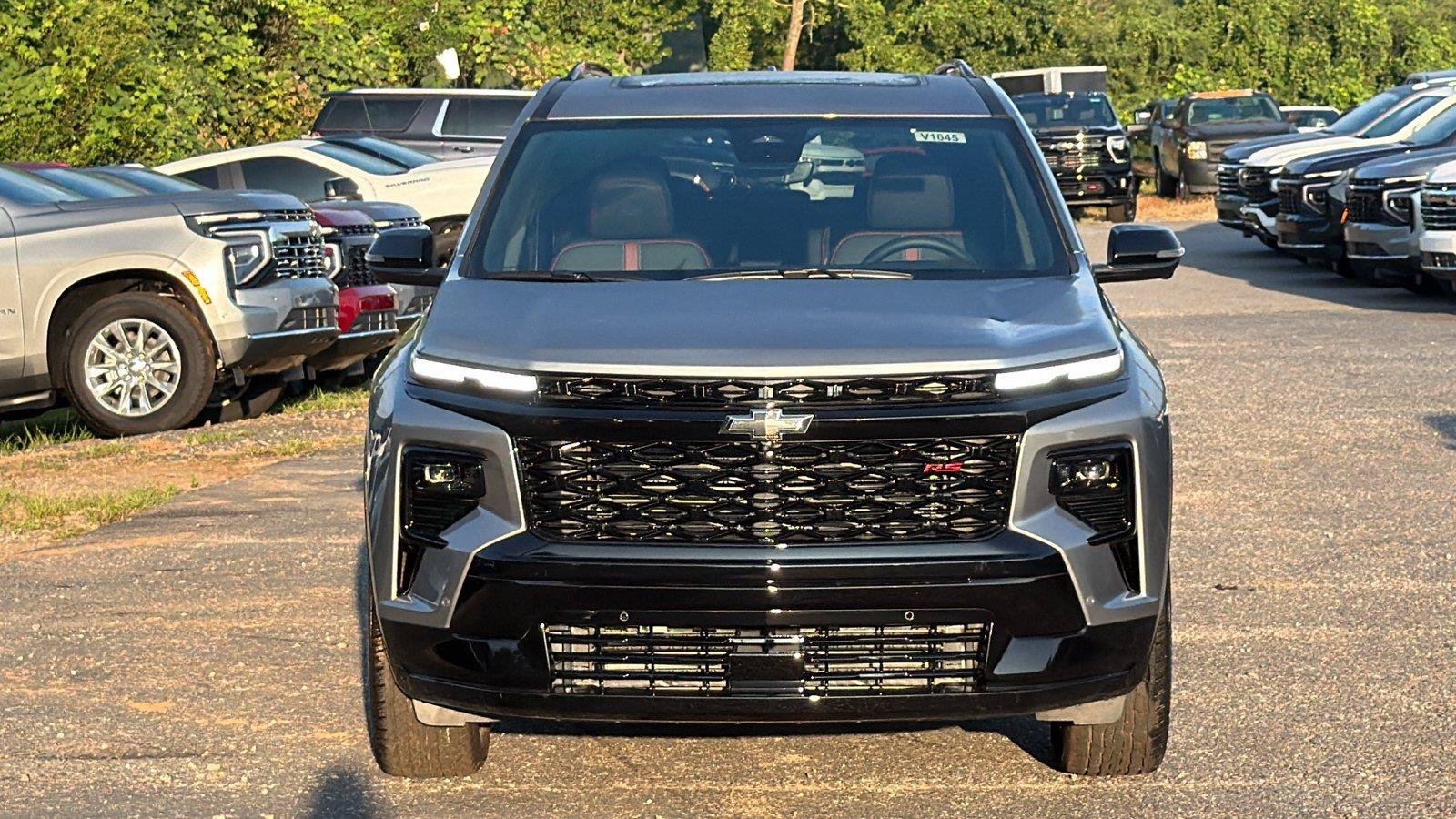 New 2027 Chevrolet Traverse RS w/ LPO, Floor Liner Package FWD video 2