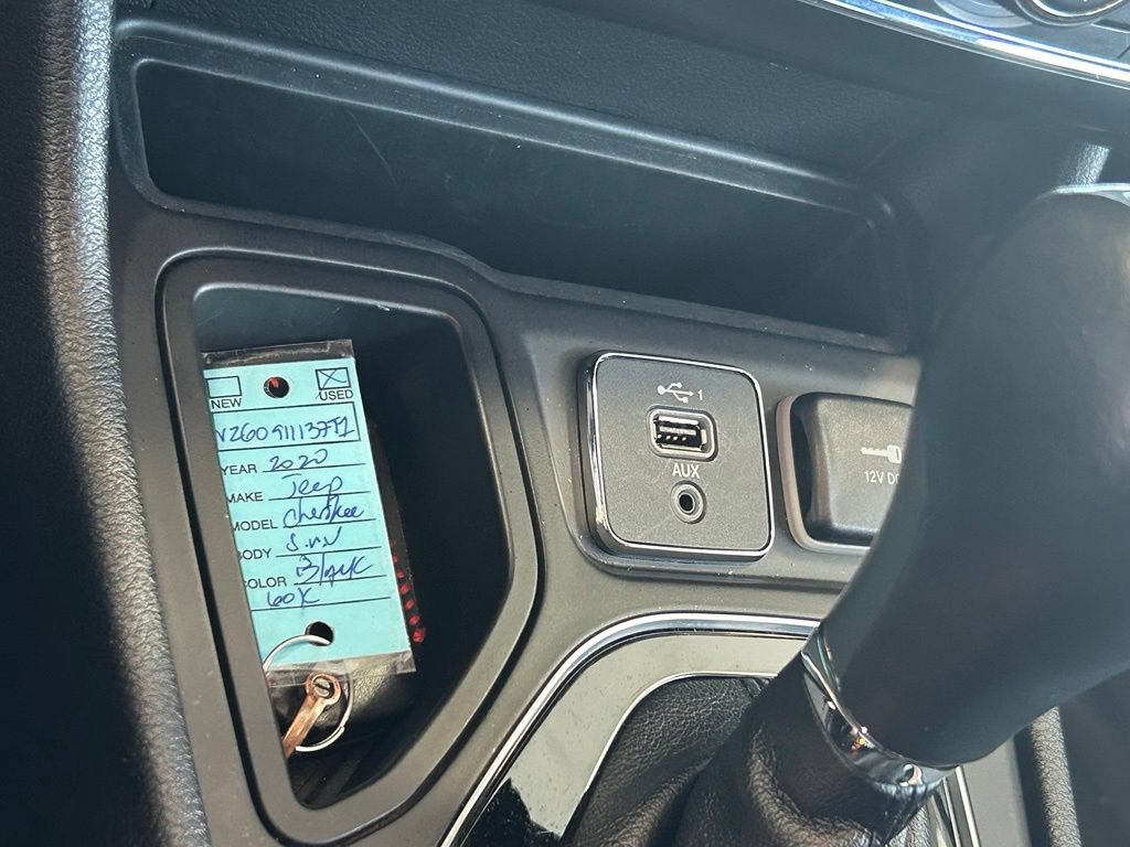 Used 2020 Jeep Cherokee Limited FWD image 22