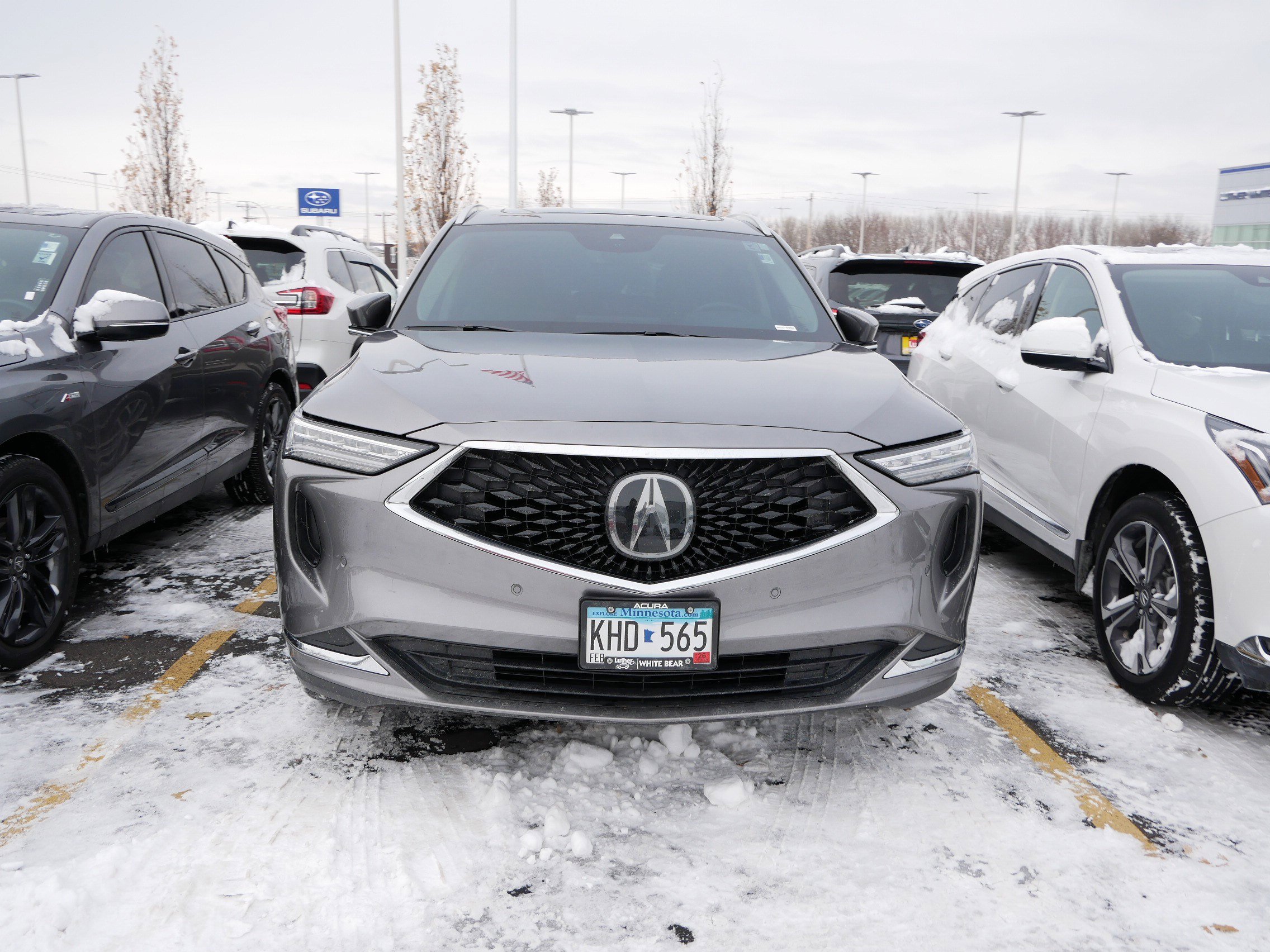 Used 2023 Acura MDX SH-AWD w/ Technology Package image 2