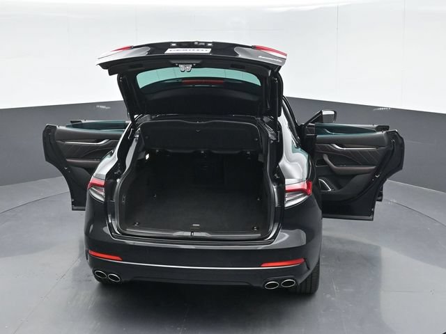 Used 2023 Maserati Levante GT AWD/4WD image 59