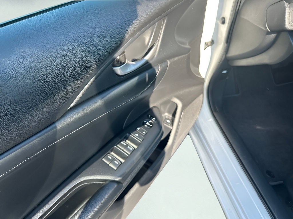 Used 2020 Honda Insight Touring image 9