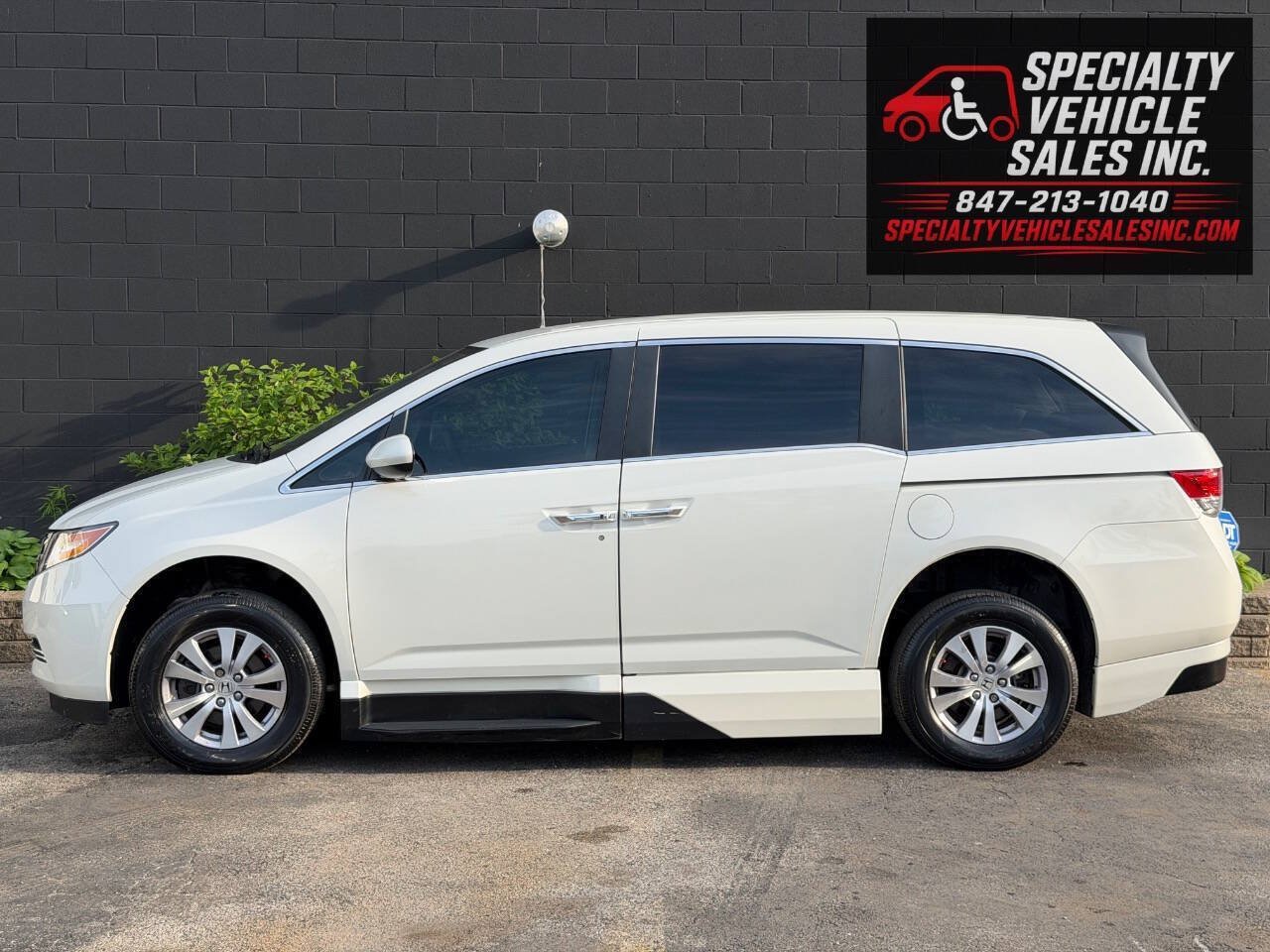 Used 2015 Honda Odyssey EX image 9