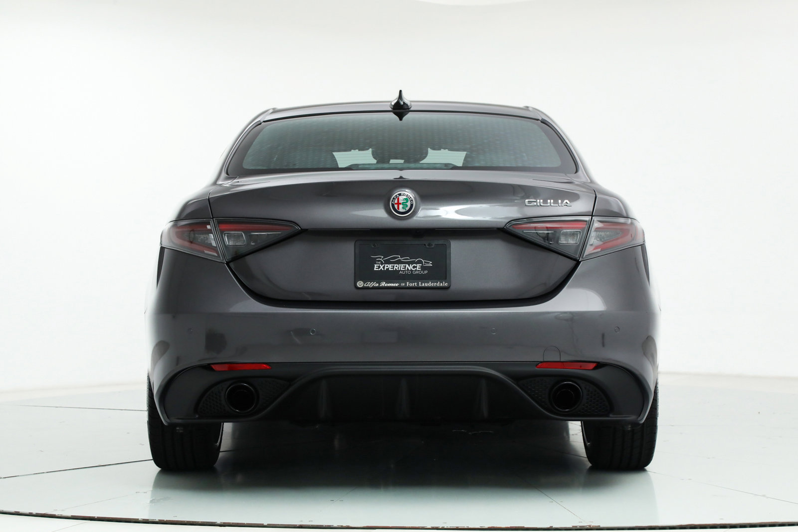 New 2025 Alfa Romeo Giulia w/ Driving Assist Package RWD image 4