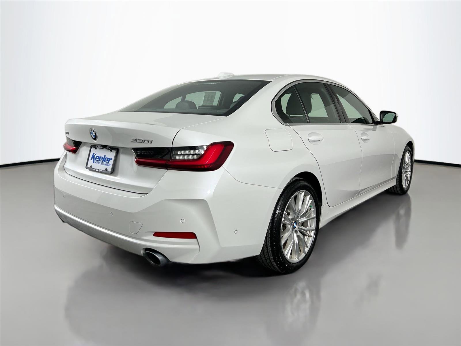 Used 2024 BMW 330i xDrive Sedan w/ Premium Package image 6