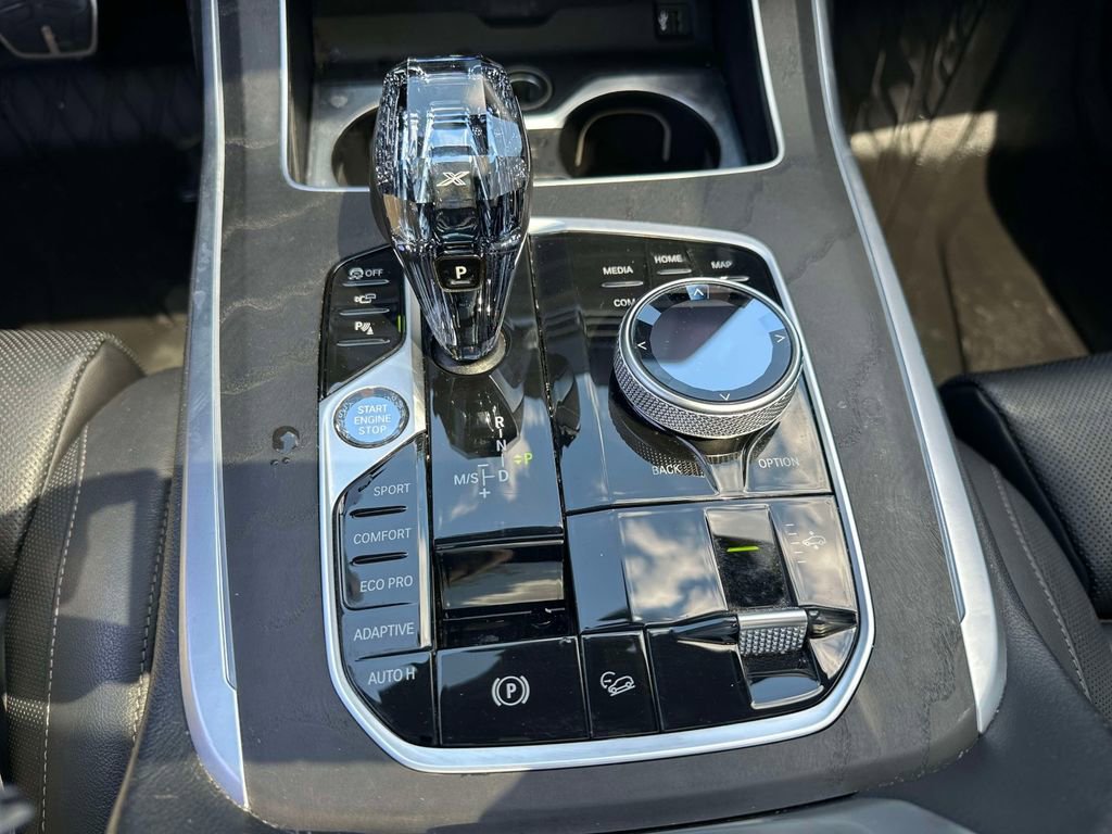 Used 2021 BMW X7 xDrive40i w/ M Sport Package AWD/4WD image 40