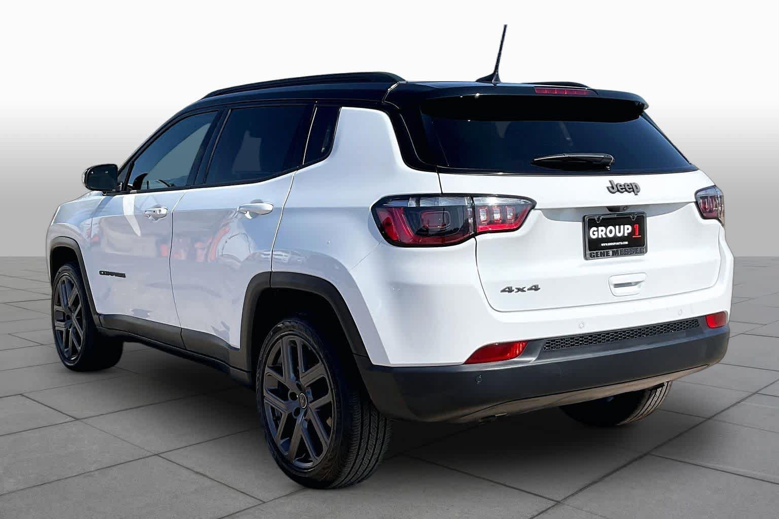 Used 2026 Jeep Compass Limited AWD/4WD image 10