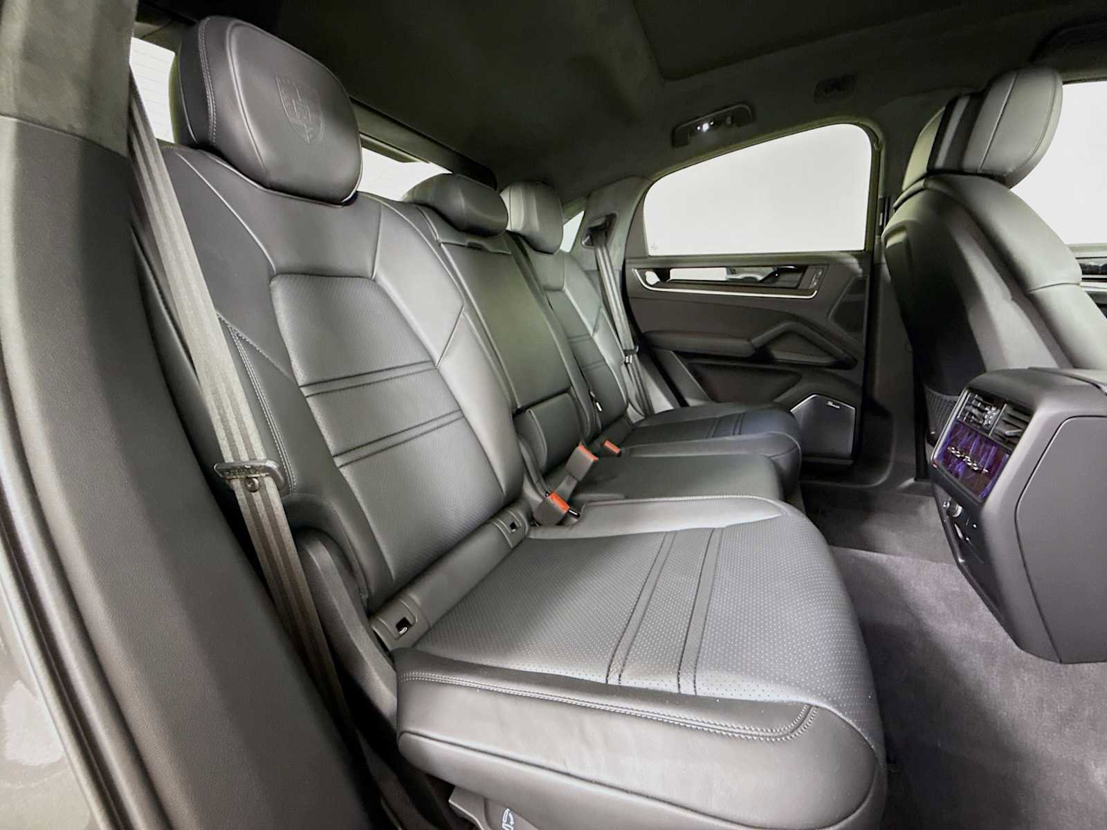 New 2025 Porsche Cayenne Turbo image 29