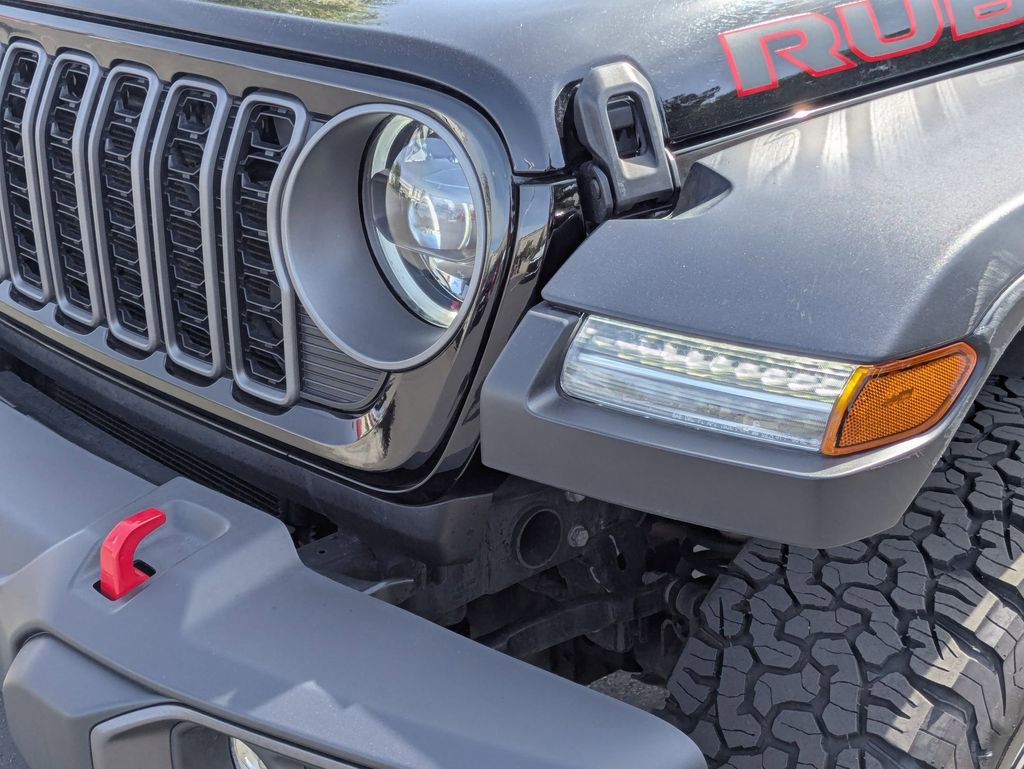 Used 2025 Jeep Wrangler Unlimited Rubicon w/ Convenience Group image 11