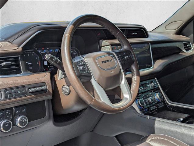 Used 2021 GMC Yukon Denali w/ Denali Premium Package image 9