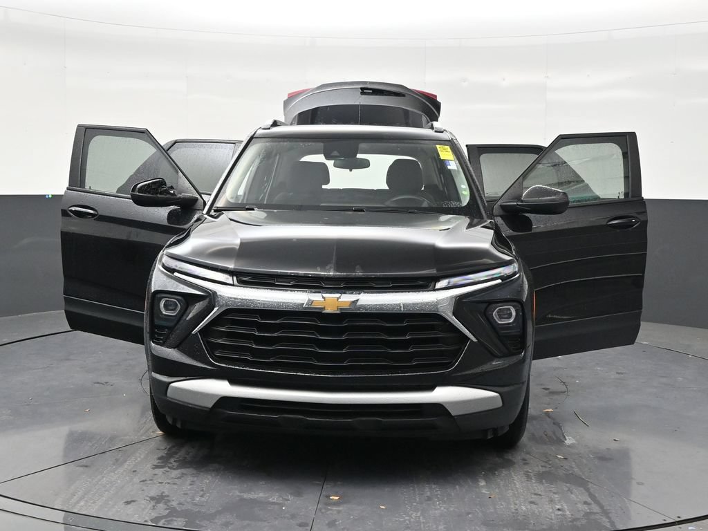 Used 2024 Chevrolet TrailBlazer LT FWD image 32