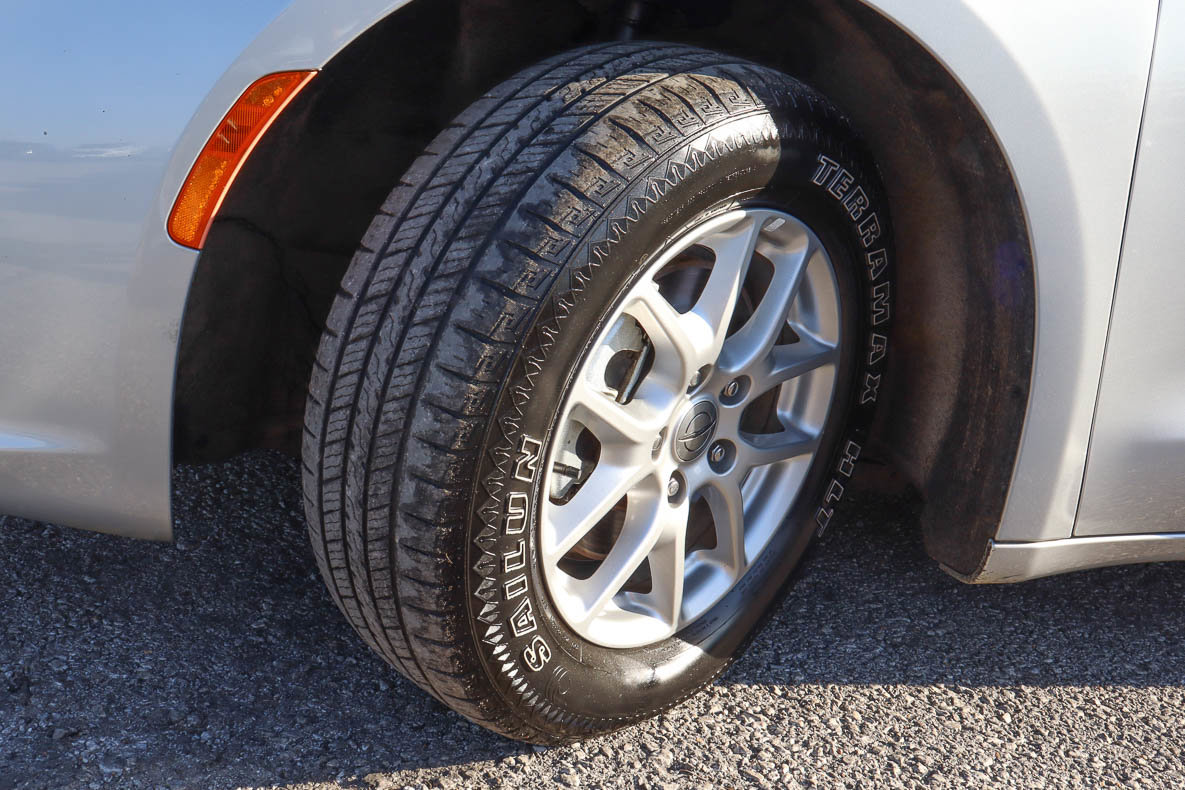 Used 2023 Chrysler Pacifica Touring-L FWD image 17