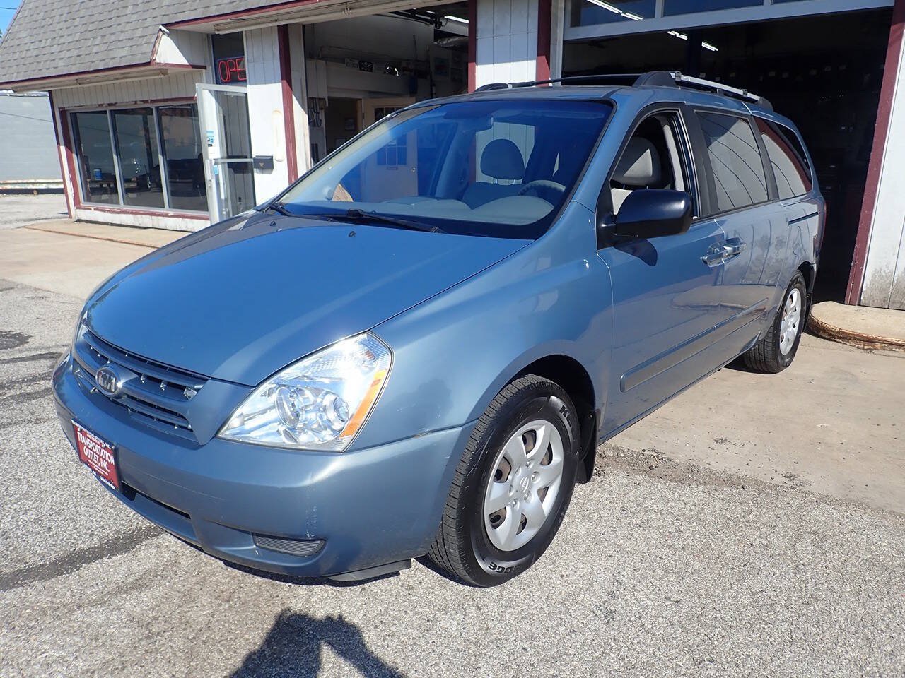 Used 2008 Kia Sedona LX FWD image 2