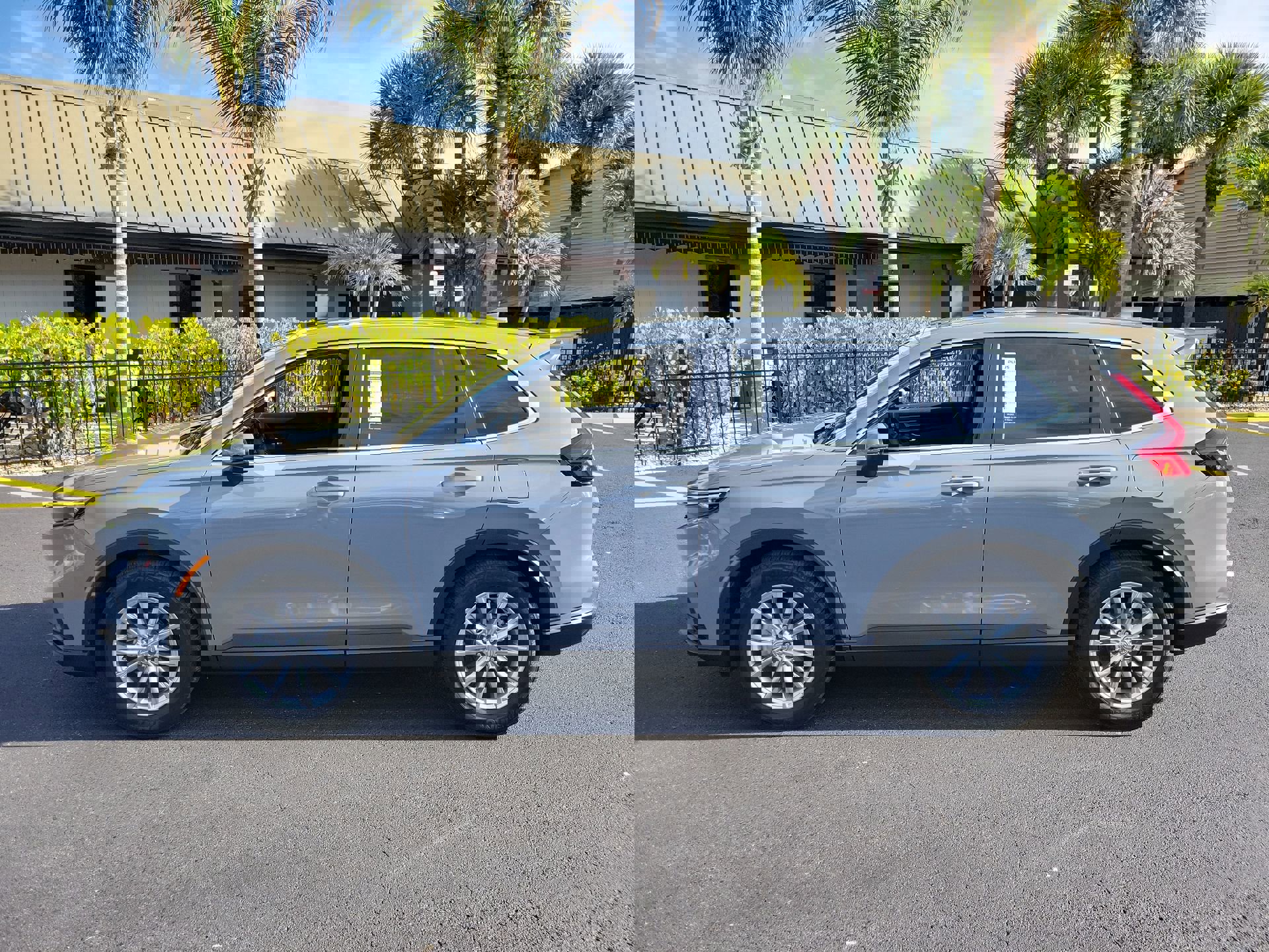 Used 2024 Honda CR-V EX-L image 9