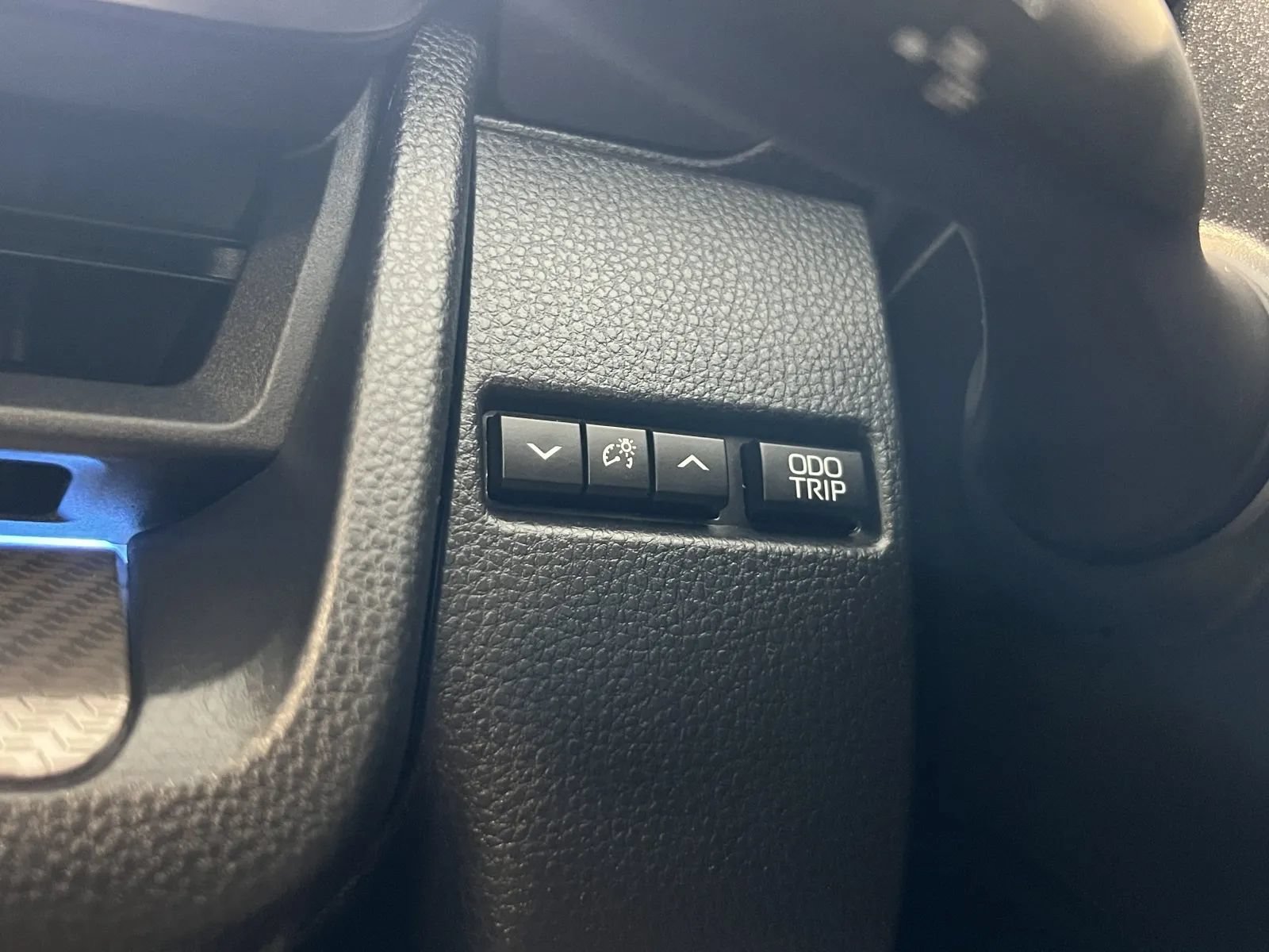 Used 2024 Toyota Prius Limited w/ Limited Premium Package FWD image 39