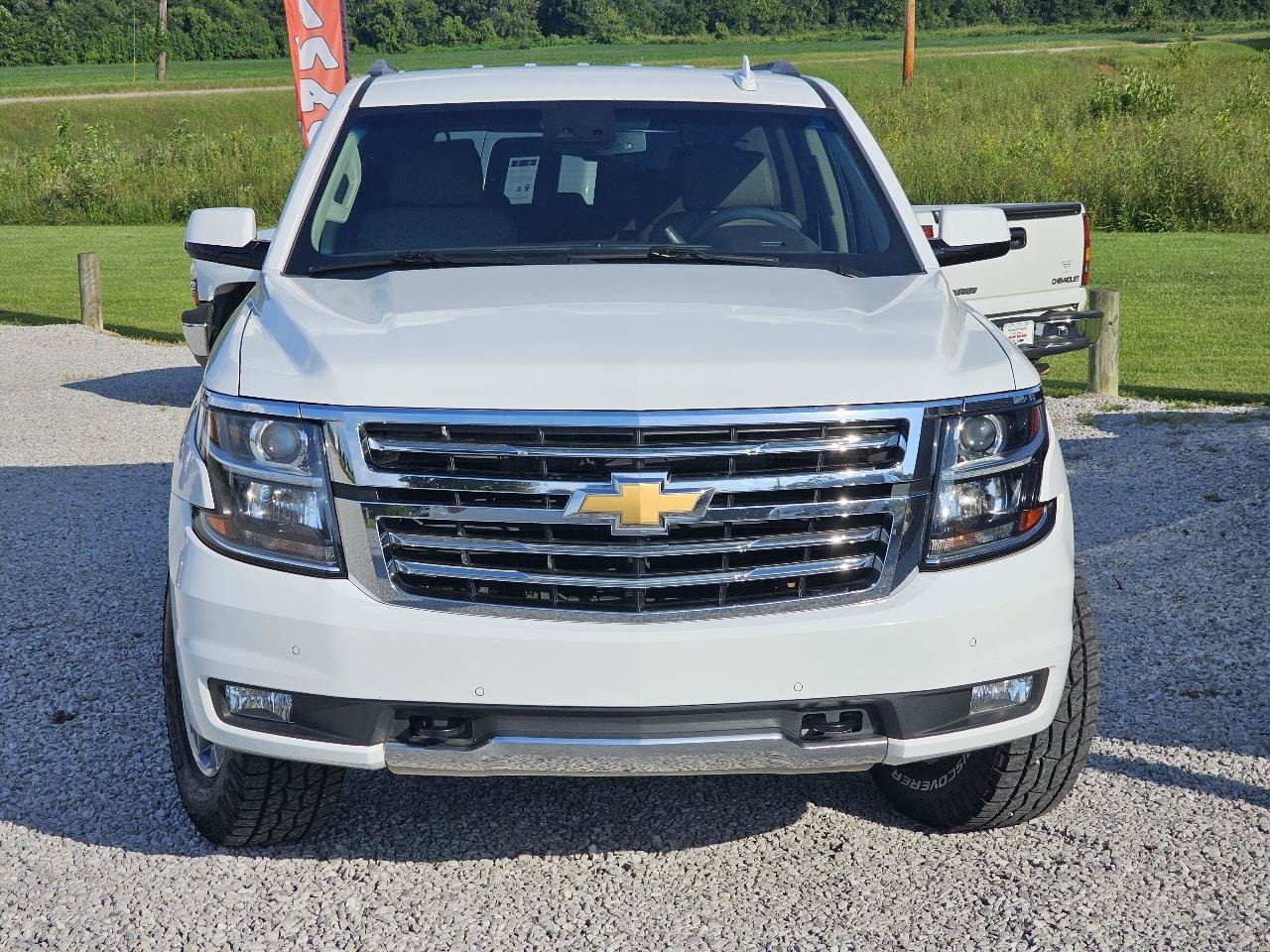 Used 2018 Chevrolet Tahoe LT w/ Luxury Package AWD/4WD image 3