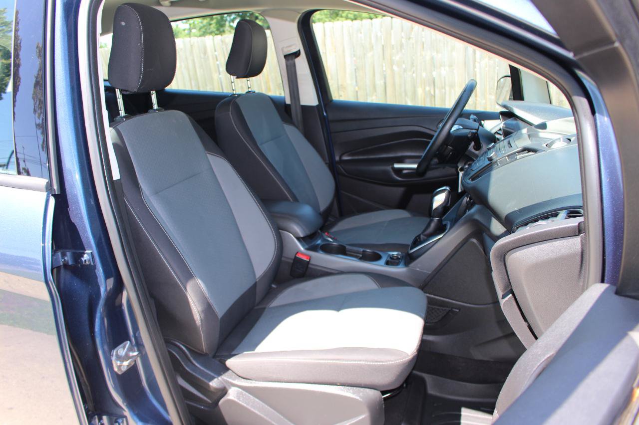 Used 2018 Ford C-MAX SE w/ Cold Weather Package FWD image 37