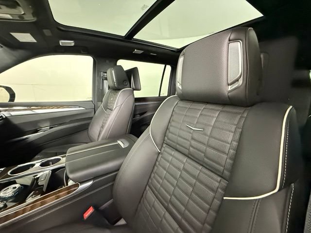 Certified 2025 Cadillac Escalade ESV Sport Platinum w/ LPO, ONYX Package AWD/4WD image 6