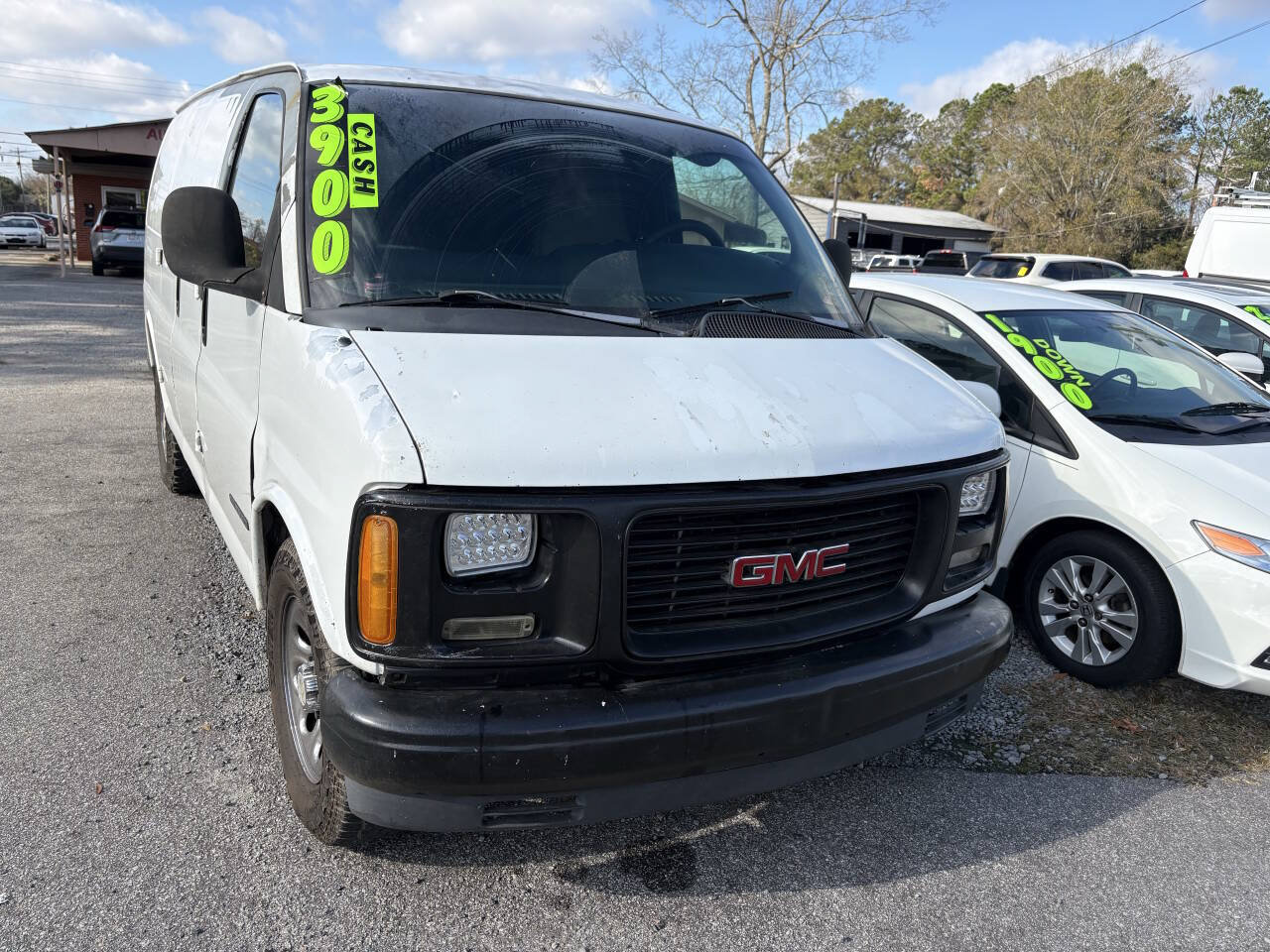 Used 2000 GMC Savana 2500 RWD image 2