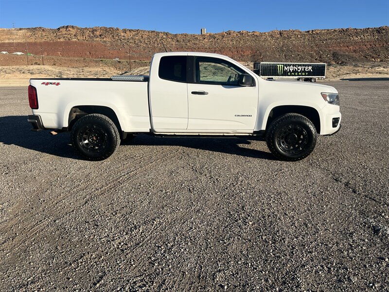 Used 2016 Chevrolet Colorado W/T w/ WT Convenience Package AWD/4WD image 2