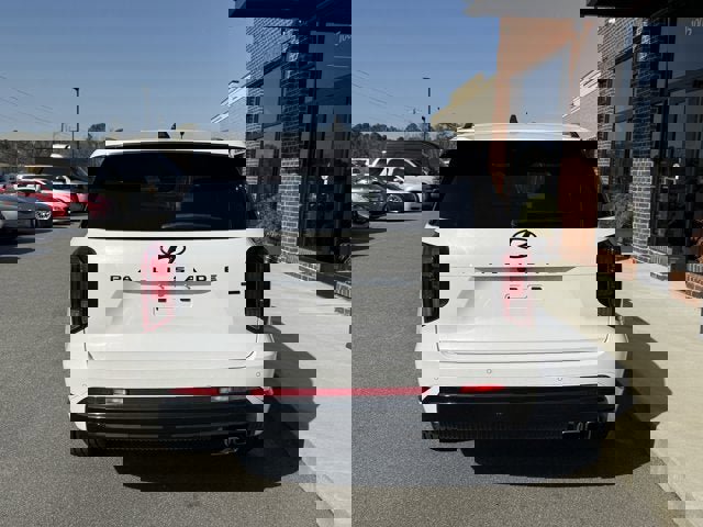 Used 2024 Hyundai Palisade Calligraphy image 5