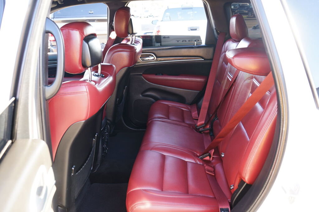 Used 2018 Jeep Grand Cherokee SRT image 16