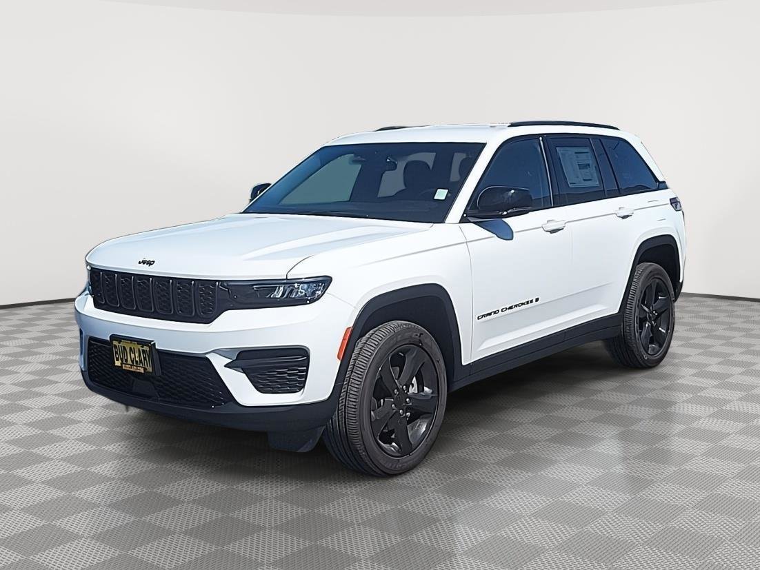 New 2025 Jeep Grand Cherokee Altitude image 16