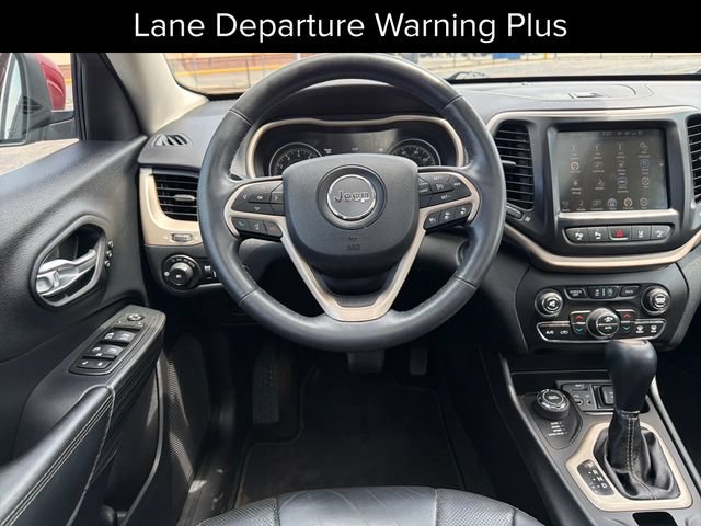 Used 2015 Jeep Cherokee Limited w/ Luxury Group AWD/4WD image 16