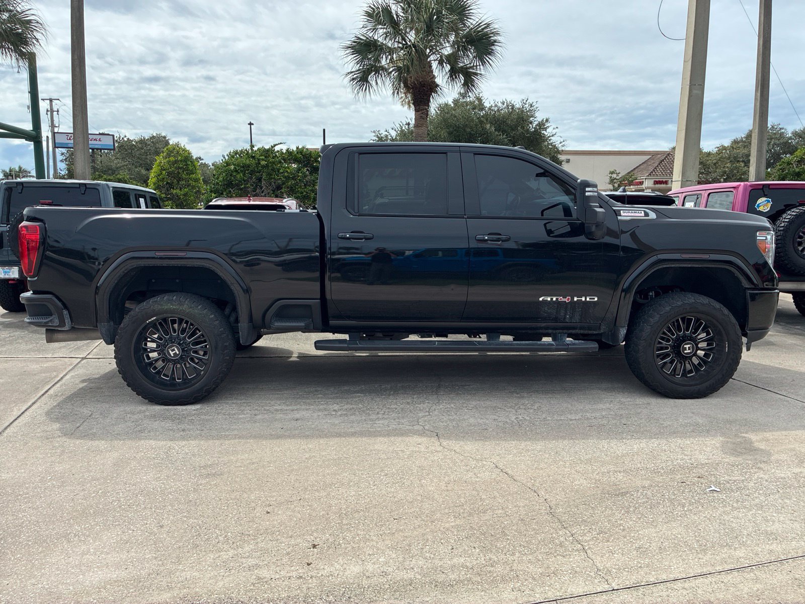 Used 2020 GMC Sierra 2500 AT4 w/ AT4 Premium Package AWD/4WD image 6
