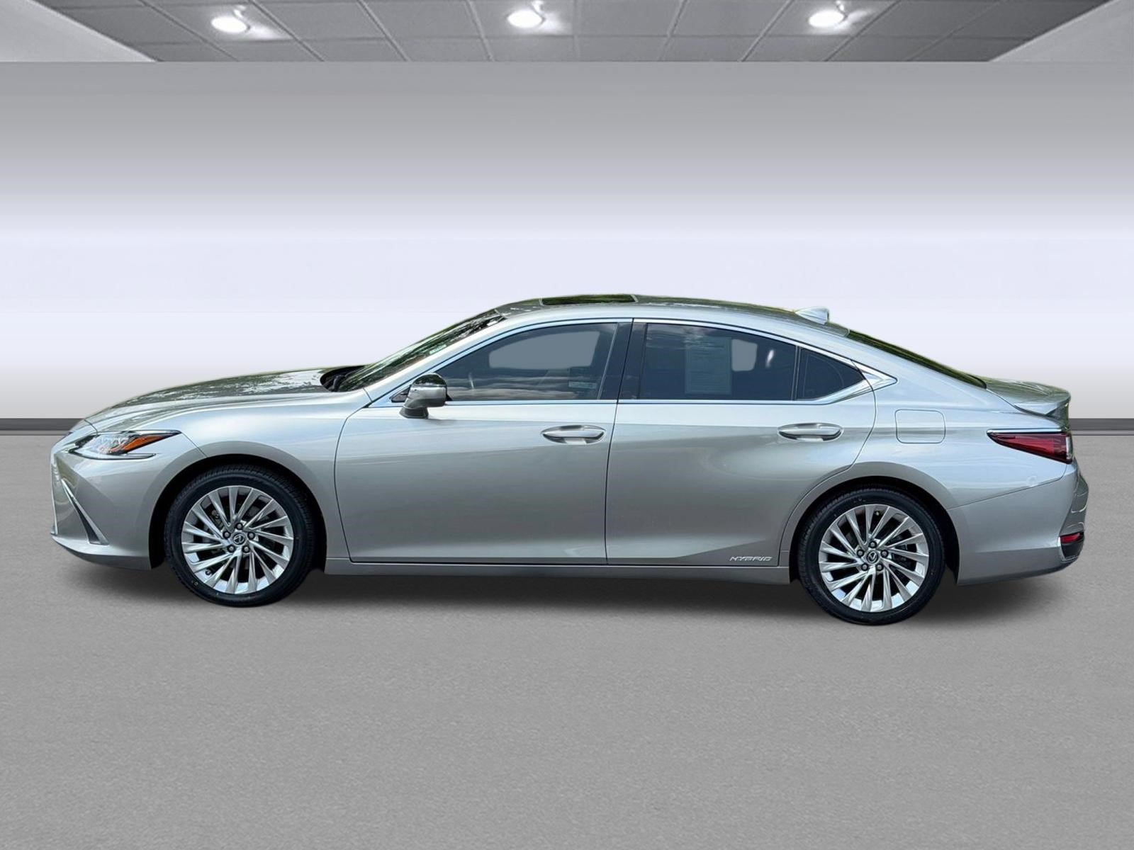 Certified 2021 Lexus ES 300h Ultra Luxury FWD image 2
