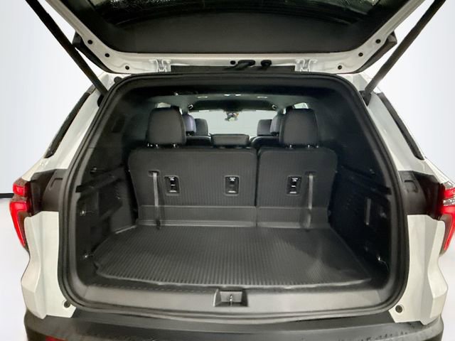 New 2026 Chevrolet Traverse LT w/ LPO, Floor Liner Package image 27