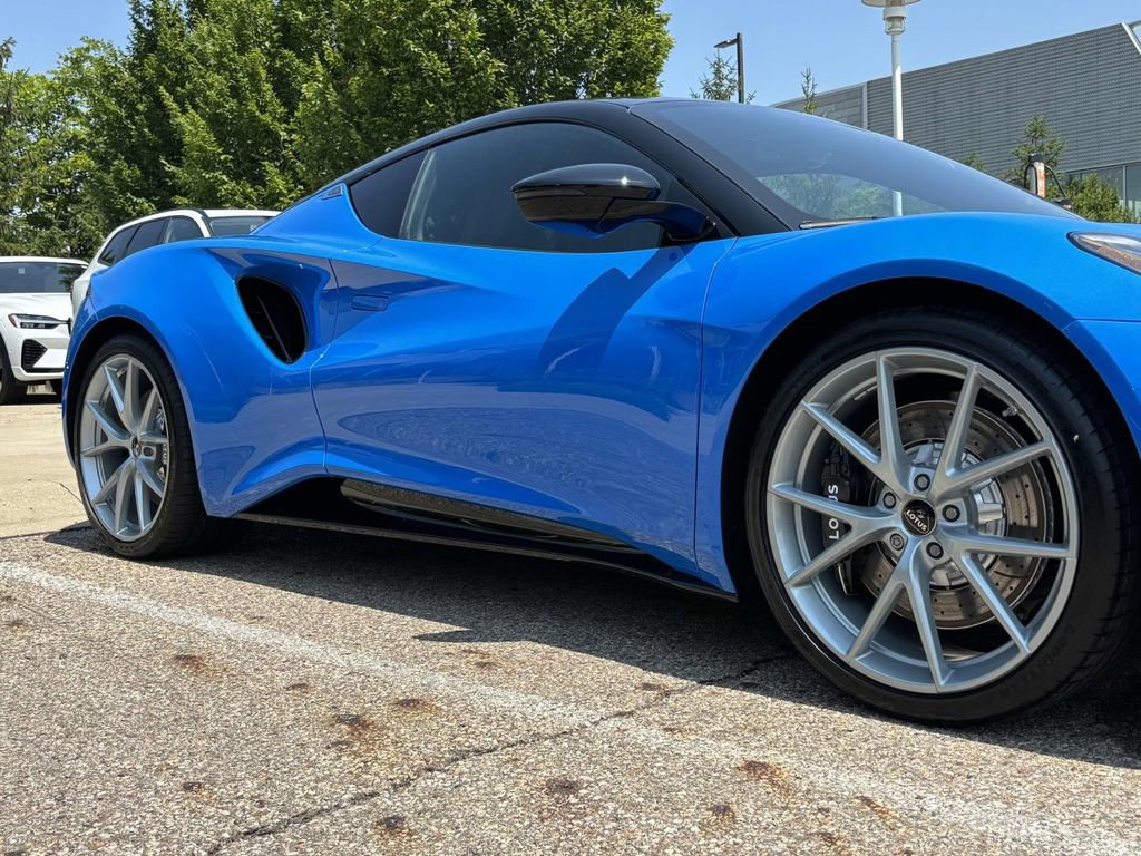 New 2025 Lotus Emira image 10