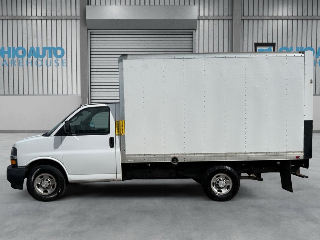 Used 2018 Chevrolet Express 3500 image 4